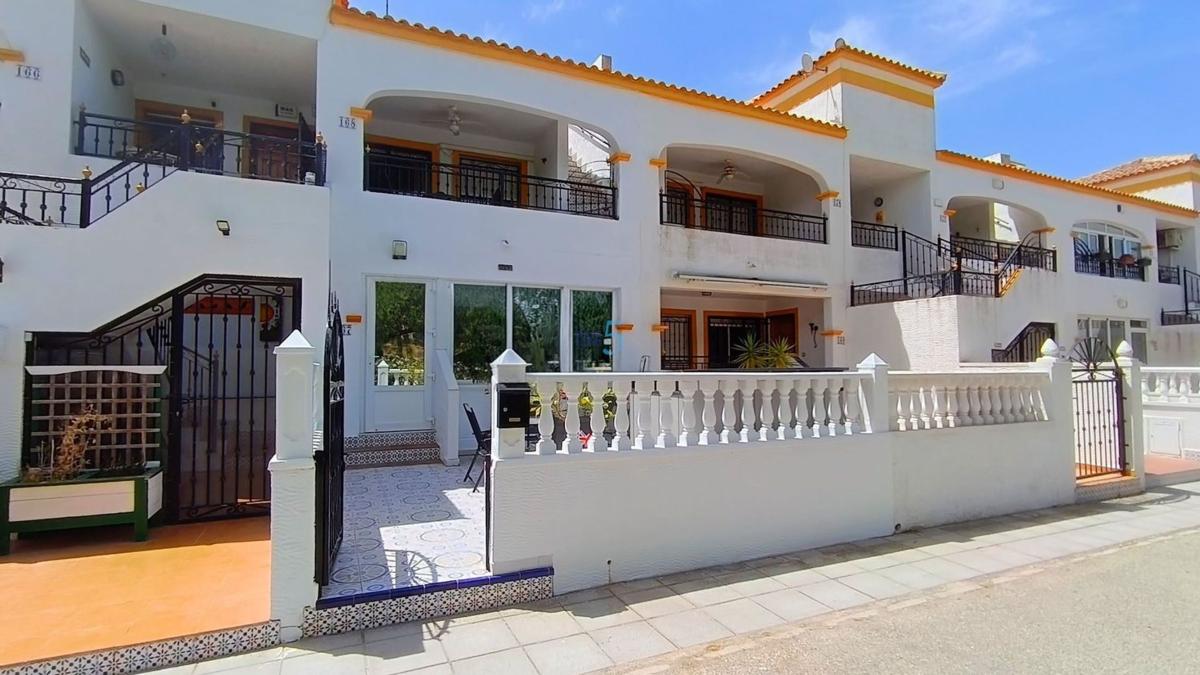 Venta de piso en Piso en Desamparados-Hurchillo-Torremendo, Orihuela, Orihuela
photo 1