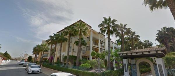 Venta de piso en Piso en Roentgen, Zona los Frutales, Torrevieja, Torrevieja
 photo 1