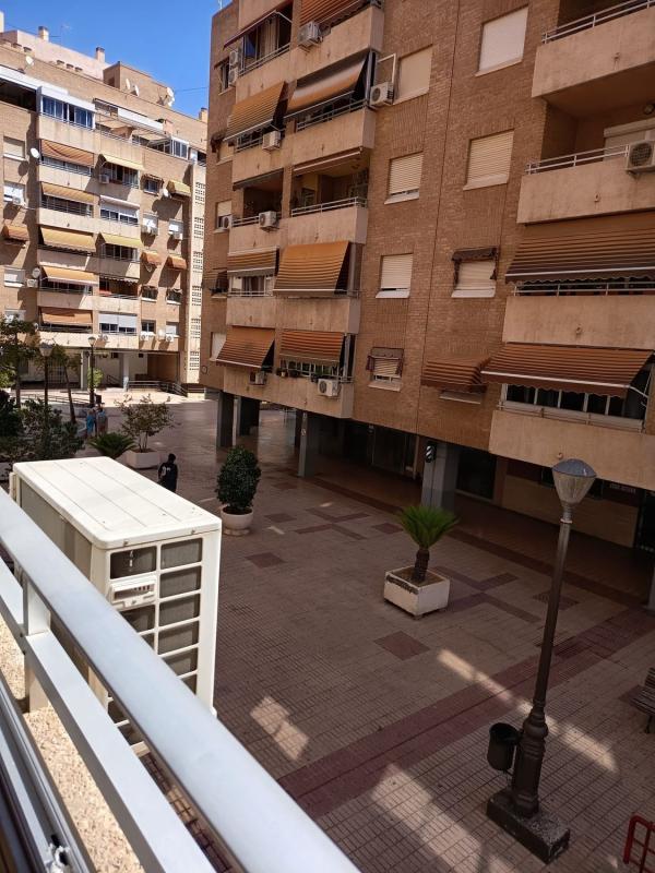 Venta de piso en Piso en Glorieta del Carrascos, Centro Urbano, Benidorm, Benidorm
photo 3