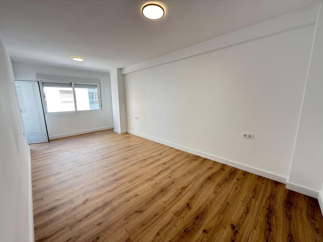 Venta de piso en Piso en Calle Maldonado, 48, El Molino, Torrevieja, Torrevieja
photo 5