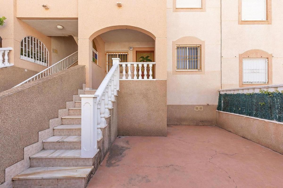 Sale of independent chalet in Casa o chalet en Calle del Pino, Los Balcones - Los Altos del Edén, Torrevieja, Torrevieja
 photo 3