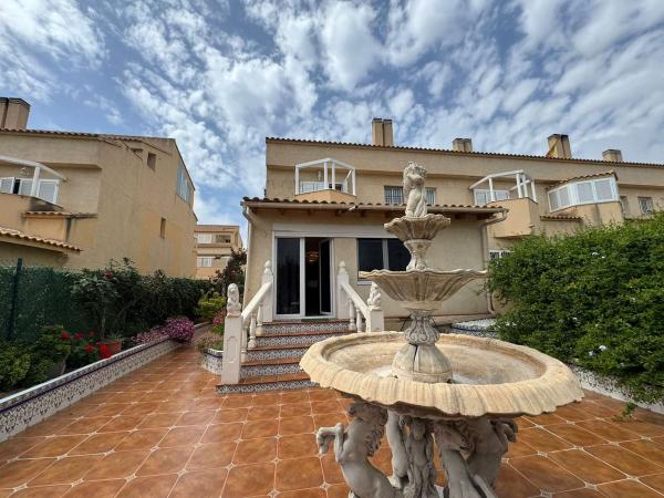 Chalet adosado en Calle Versalles, 3, Playa Muchavista, El Campello photo 1