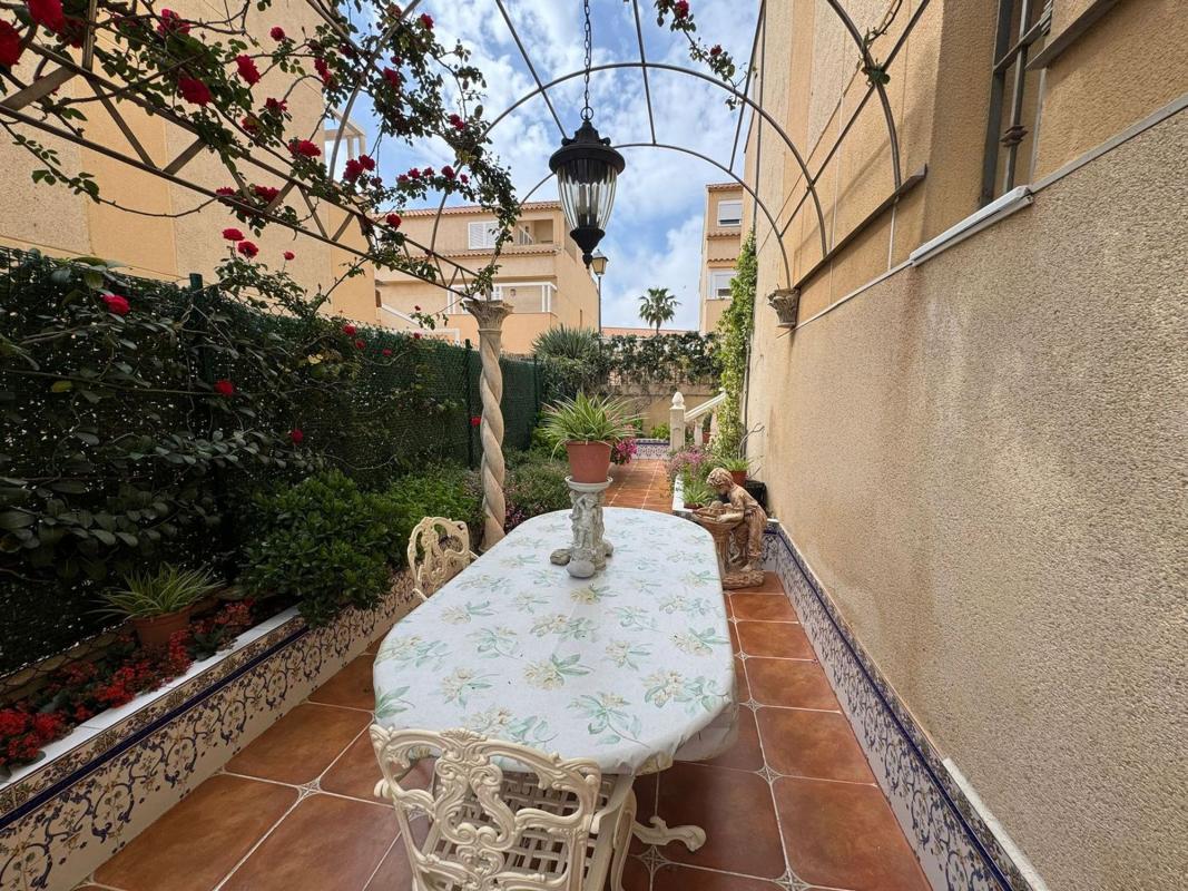 Properties for sale and rent in Spain photo 4
