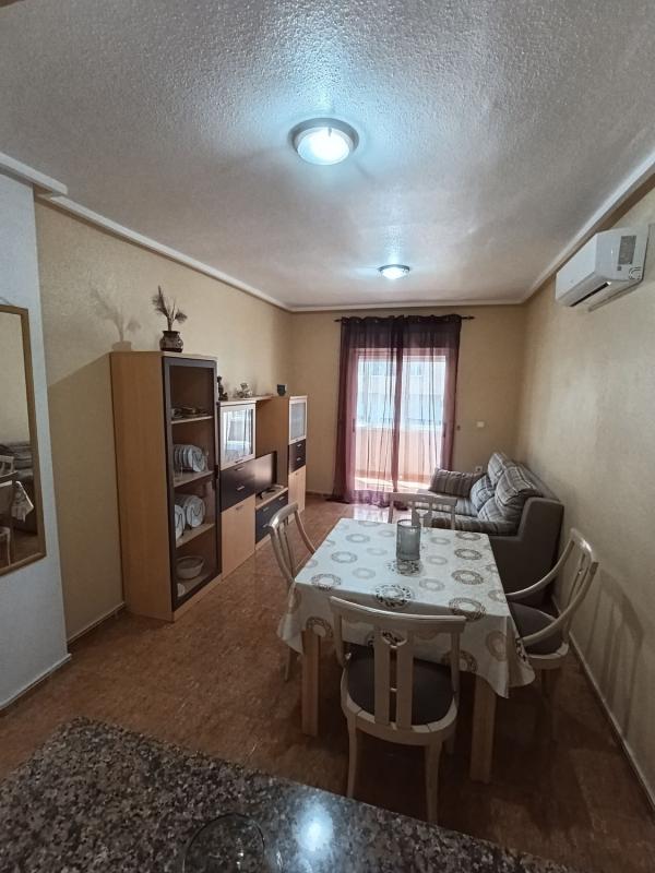 Venta de piso en Piso en Calle Caritas, Parque Acuático - Sector 25, Torrevieja, Torrevieja
 photo 2