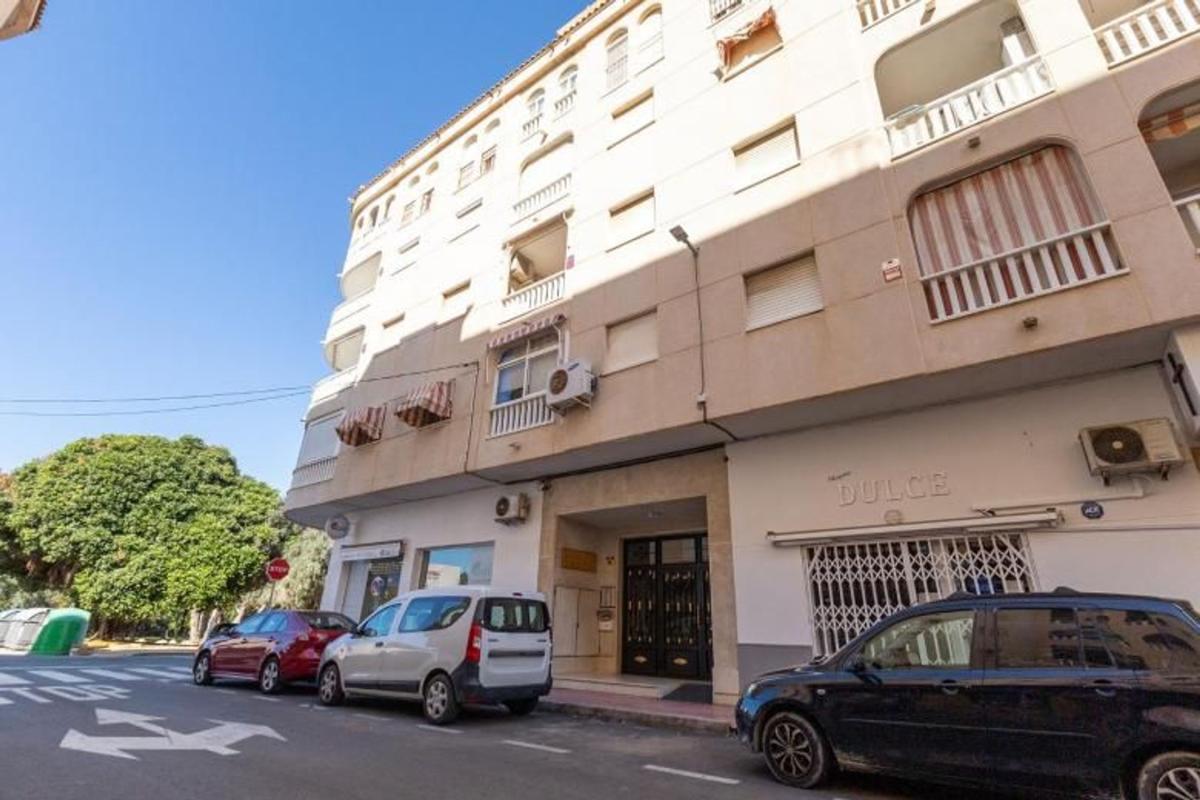 Sprzedaż mieszkania w Piso en Calle Urbano Arregui, Playa de los Náufragos, Torrevieja, Torrevieja
photo 1