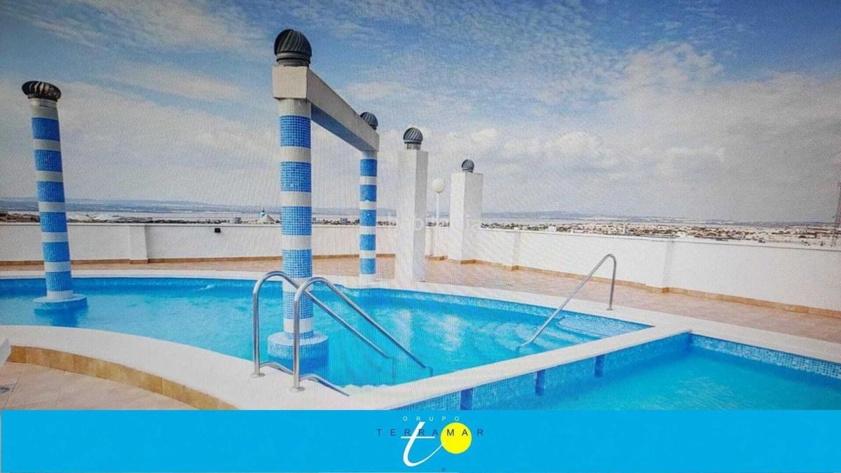Sale of apartment in Piso en Calle Caritas, 2, Parque Acuático - Sector 25, Torrevieja, Torrevieja
 photo 3