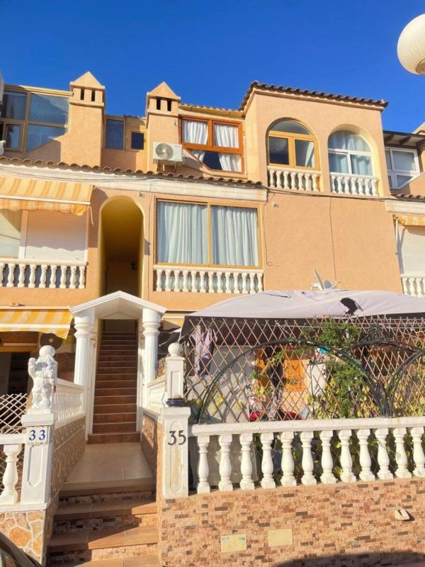 Venta de piso en Piso en Calle Taga, Los Balcones - Los Altos del Edén, Torrevieja, Torrevieja
photo 2