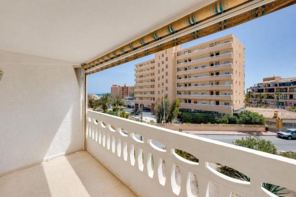 Venta de piso en Piso en Avenida de los Europeos, 10, Los Europeos, Torrevieja, Torrevieja
photo 1