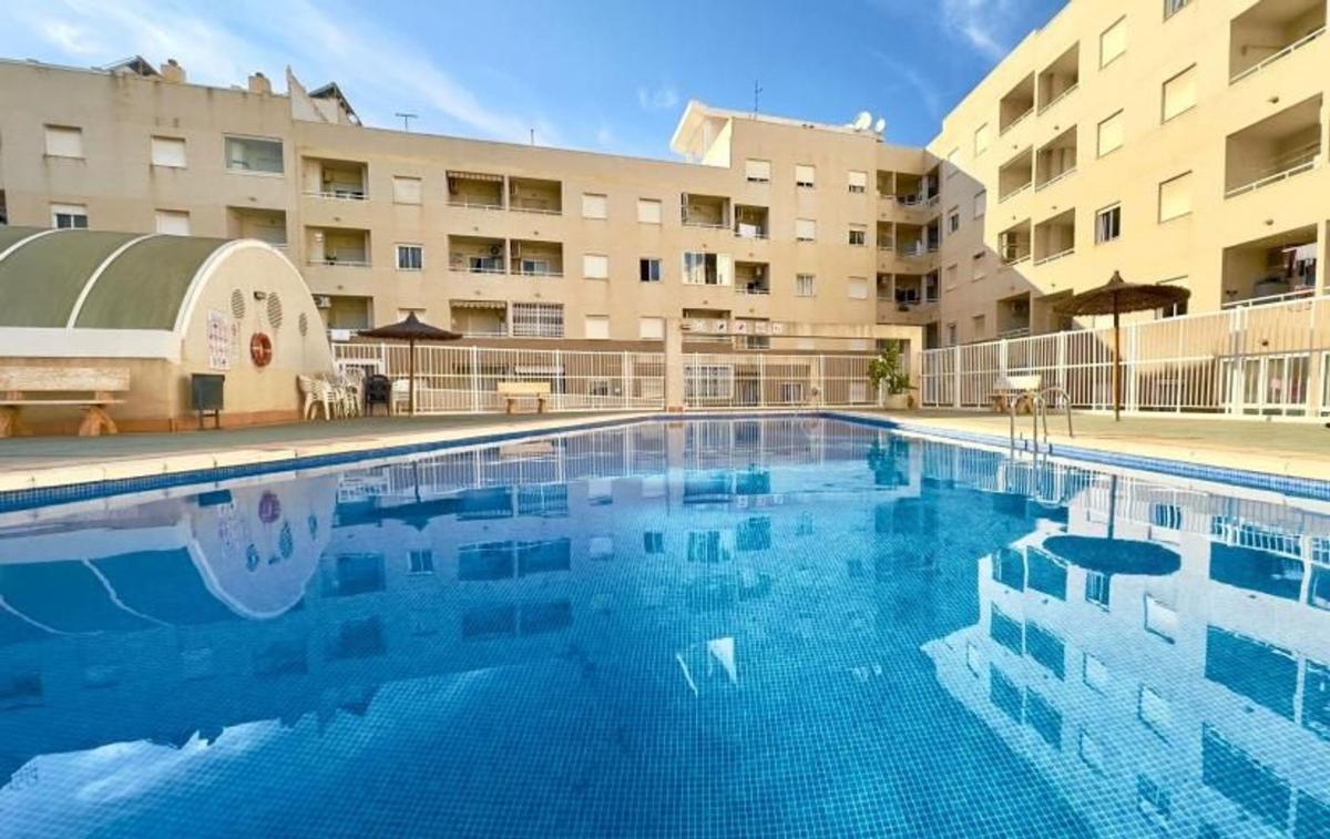 Venta de piso en Piso en Calle San Emigdio, El Molino, Torrevieja, Torrevieja
photo 1
