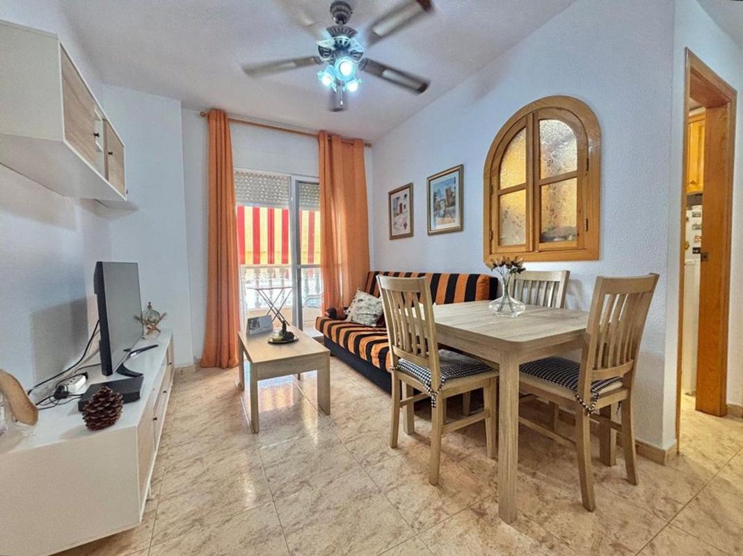 Venta de piso en Piso en Calle San Pascual, Avenida Habaneras - Curva de Palangre, Torrevieja, Torrevieja
photo 2