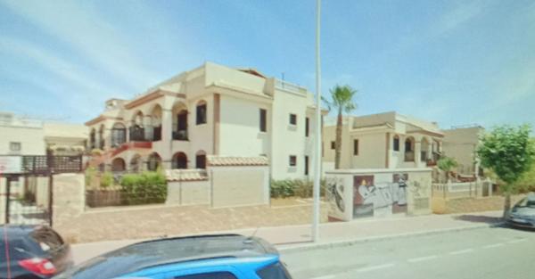 Продажа квартиры на Piso en Avenida Asociación Victimas del Terrorismo, Parque Acuático - Sector 25, Torrevieja, Торревьеха
photo 1