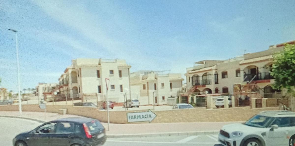 Продажа квартиры на Piso en Avenida Asociación Victimas del Terrorismo, Parque Acuático - Sector 25, Torrevieja, Торревьеха
 photo 2