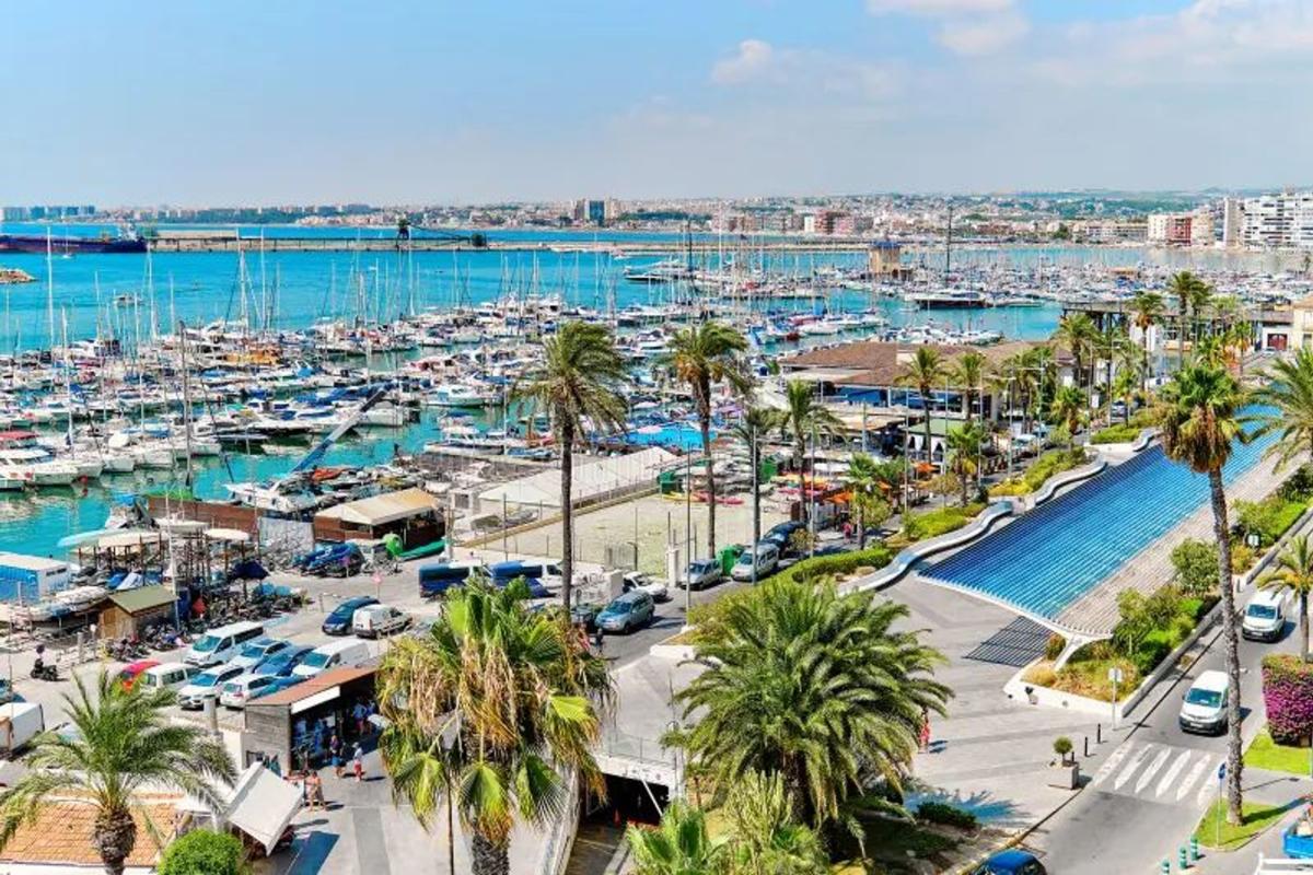 Продажа квартиры на Piso en Avenida Asociación Victimas del Terrorismo, Parque Acuático - Sector 25, Torrevieja, Торревьеха
 photo 5