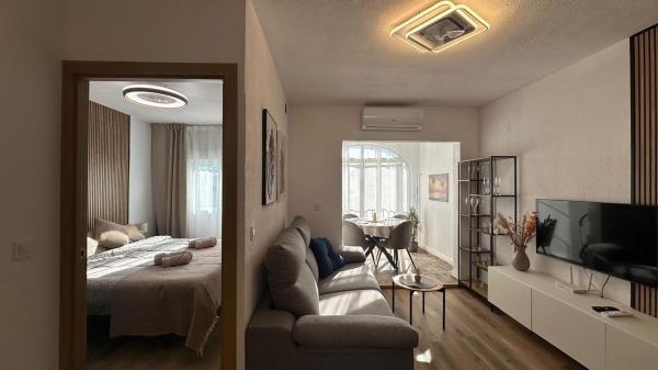 Chalet adosado en Urb. Lago Jardín, 26, Los Balcones - Los Altos del Edén, Torrevieja thumbnail 1