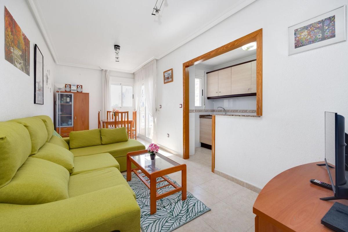 Venta de piso en Piso en Calle Ramon Freixa, 3, Nueva Torrevieja, Torrevieja, Torrevieja
photo 2