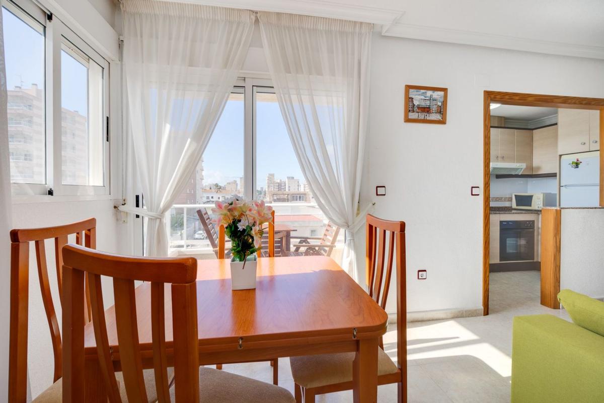 Venta de piso en Piso en Calle Ramon Freixa, 3, Nueva Torrevieja, Torrevieja, Torrevieja
photo 4