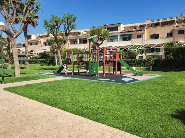 Chalet adosado en Calle Enric Valor, 12, Alicante Golf, Alicante / Alacant photo 2