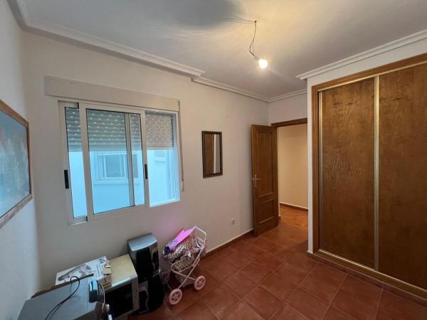 Venta de piso en Piso en Parque de las Naciones, Torrevieja, Torrevieja
thumbnail 3