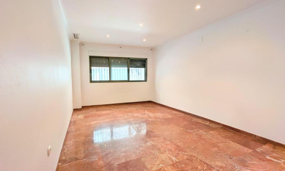 Sale of apartment in Piso en Centro, Elche / Elx, Elche / Elx
photo 5