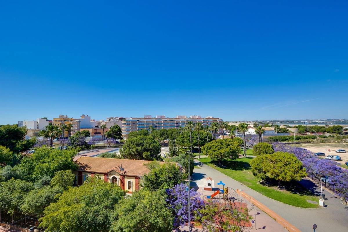 Продажа квартиры на Piso en Parque de las Naciones, Torrevieja, Торревьеха
photo 1