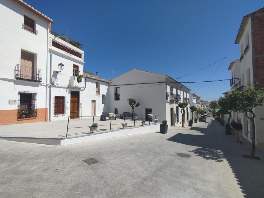 Properties for sale and rent in Spain photo 2