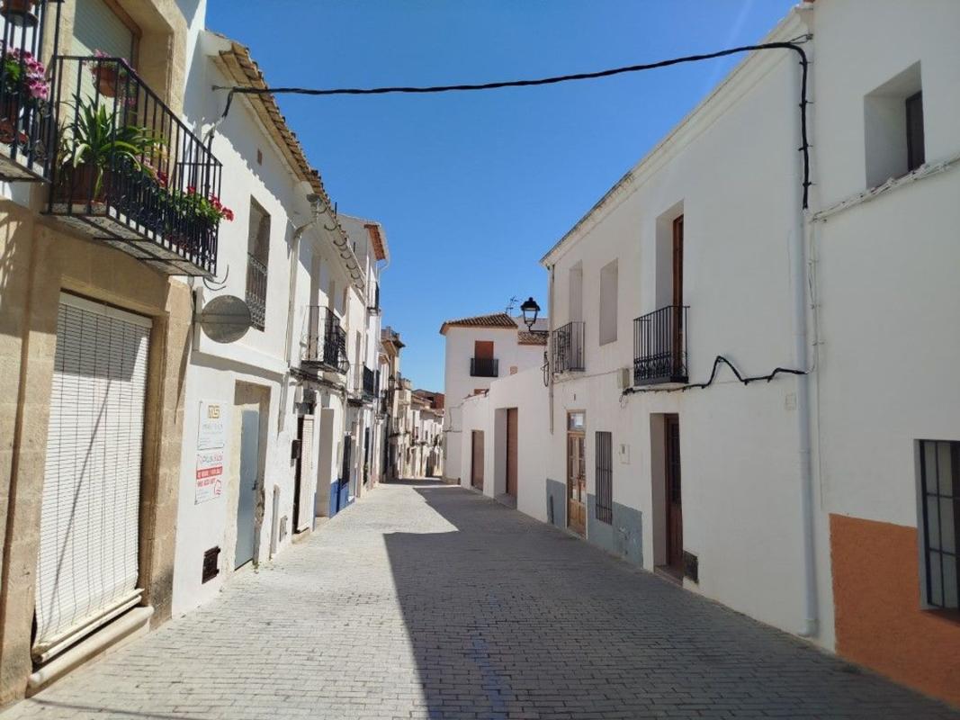 Properties for sale and rent in Spain photo 3