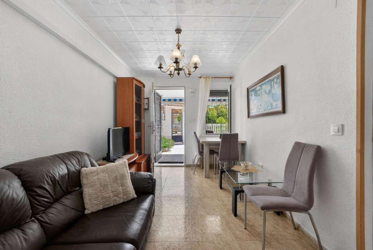 Sale of independent chalet in Casa o chalet en Calle Manuel Benítez-el Cord, La Siesta - El Salado - Torreta, Torrevieja, Torrevieja
 photo 5