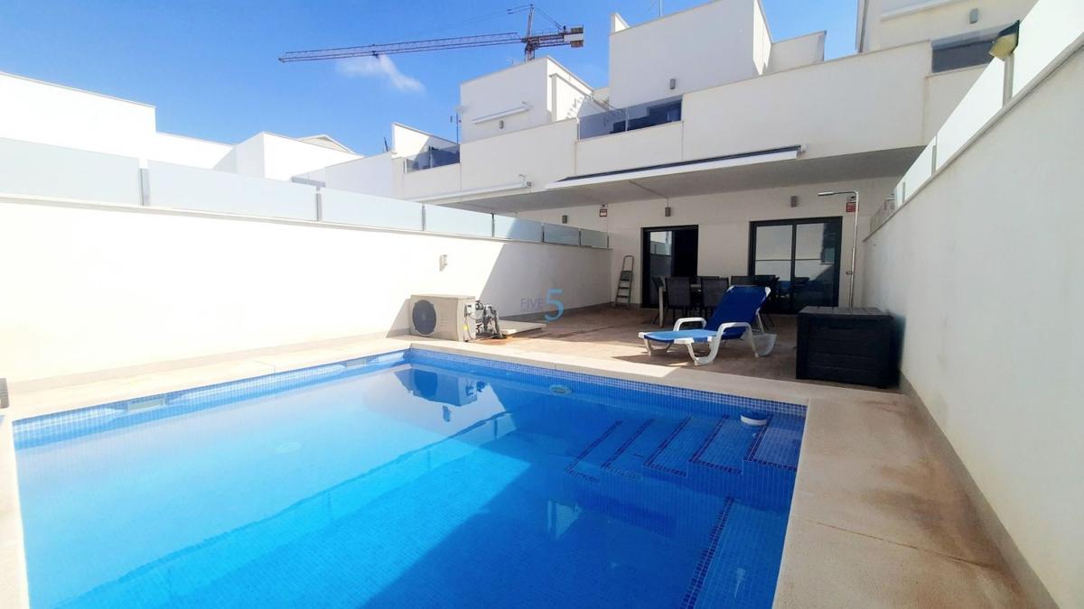 Sale of independent chalet in Casa o chalet en Zona Pueblo, Pilar de la Horadada, Pilar de la Horadada
 photo 2