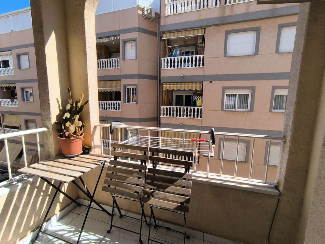 Sprzedaż mieszkania w Piso en Calle Monteagudo, El Acequión, Torrevieja, Torrevieja
photo 1