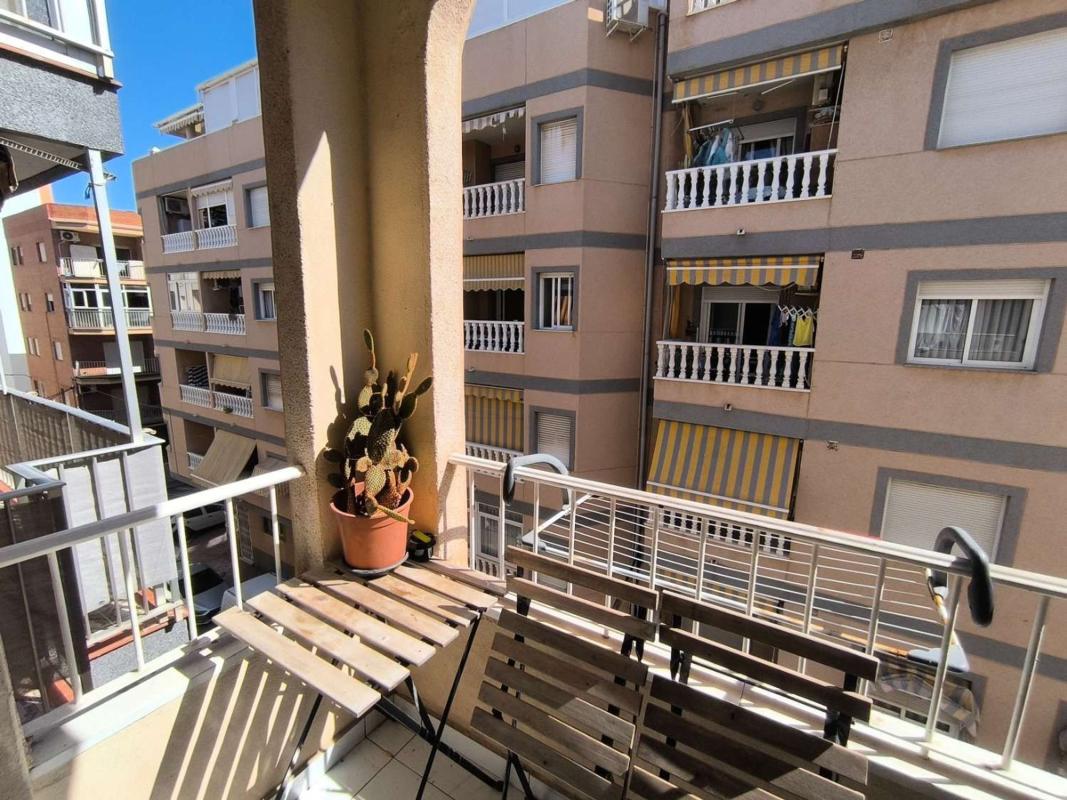 Sprzedaż mieszkania w Piso en Calle Monteagudo, El Acequión, Torrevieja, Torrevieja
photo 2