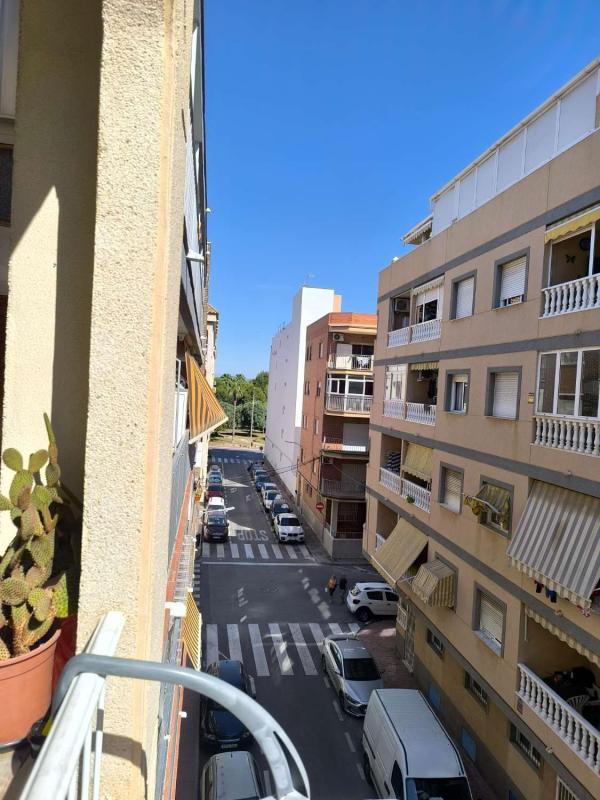Sprzedaż mieszkania w Piso en Calle Monteagudo, El Acequión, Torrevieja, Torrevieja
photo 3