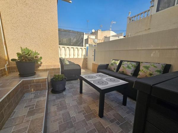 Chalet adosado en Calle Daimiel, Los Balcones - Los Altos del Edén, Torrevieja thumbnail 1