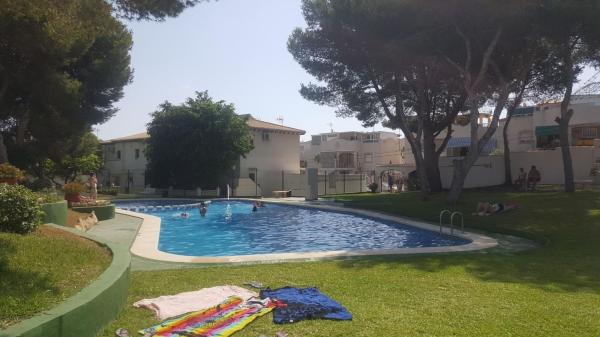 Chalet adosado en Calle Daimiel, Los Balcones - Los Altos del Edén, Torrevieja thumbnail 2