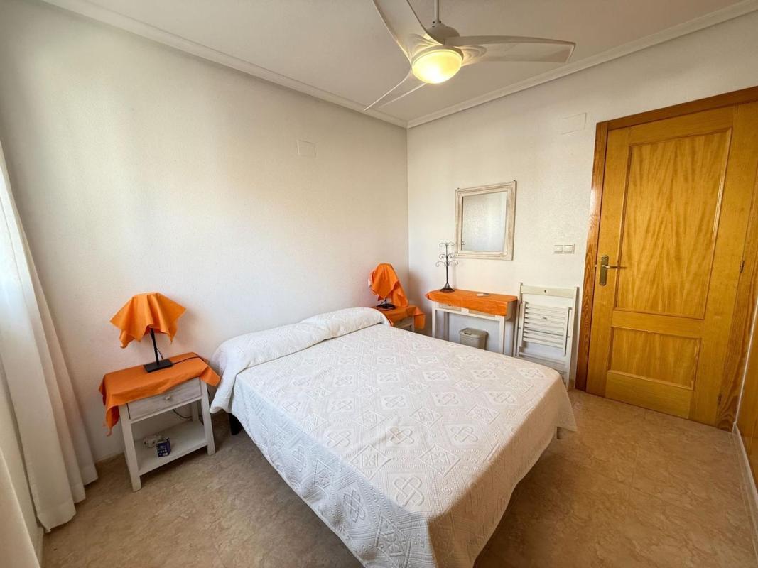 Venta de piso en Piso en Calle Matilde Peñaranda, Nueva Torrevieja, Torrevieja, Torrevieja
photo 2