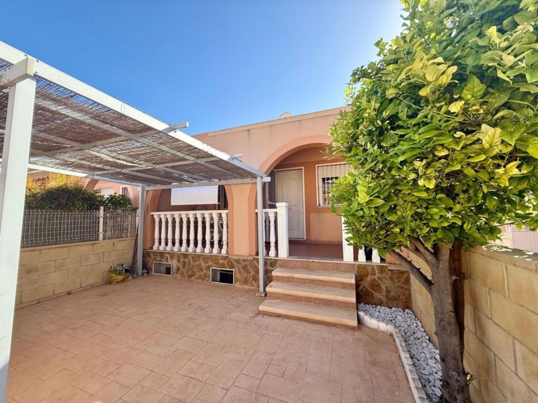 Продажа отдельного шале в Casa o chalet en Calle de Creta, Monte y Mar, Gran Alacant, Гран-Алакант photo 1
