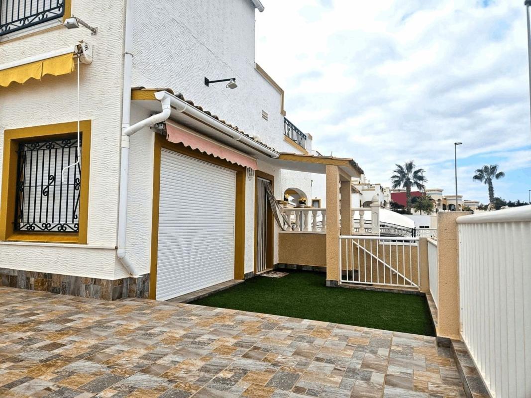 Venta de duplex en Dúplex en Calle Lagunas de Ruidera, Zona Lago - Los Almendros, Orihuela, Orihuela photo 5