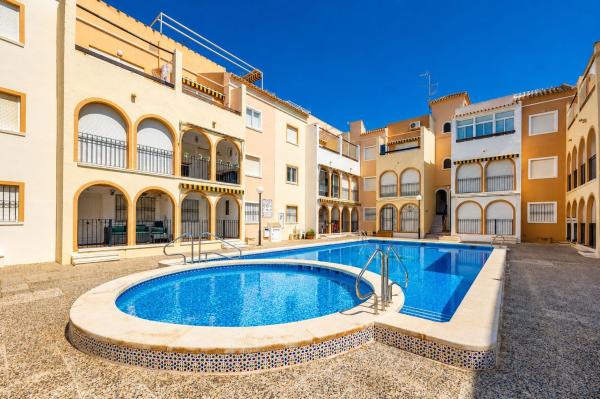 Sprzedaż mieszkania w Piso en Calle Mar Menor, Playa de los Náufragos, Torrevieja, Torrevieja
thumbnail 1