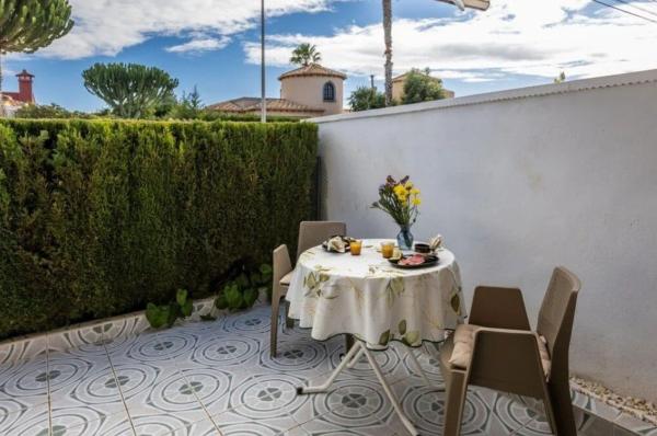 Chalet adosado en Calle Pablo Picasso, La Siesta - El Salado - Torreta, Torrevieja photo 4
