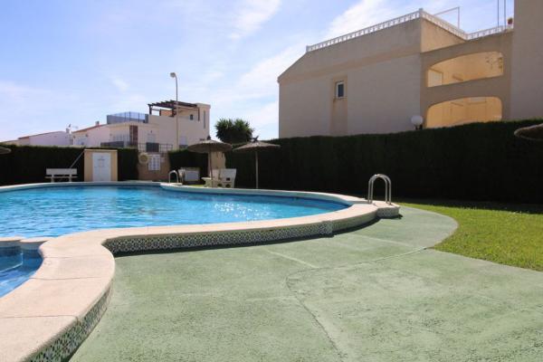 Chalet adosado en Rodrigo, La Siesta - El Salado - Torreta, Torrevieja photo 4