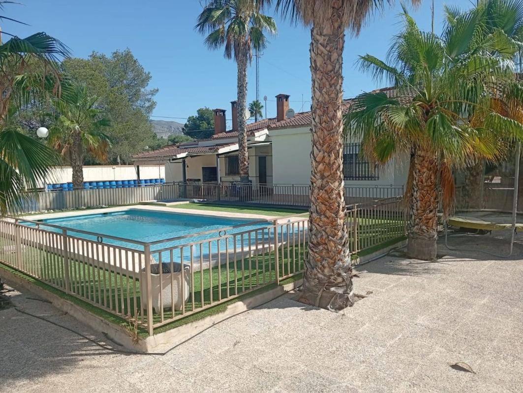 Sale of independent chalet in Casa o chalet en Plaza Urbanizable 2ª Residencia, Crevillente, Crevillente
photo 2