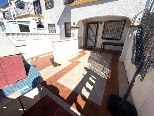 Chalet adosado en Calle Francisco Diez Martinez, La Siesta - El Salado - Torreta, Torrevieja photo 3