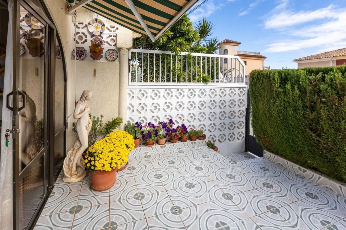 Продажа дуплекса на Dúplex en Calle Pablo Picasso, 64, La Siesta - El Salado - Torreta, Torrevieja, Торревьеха photo 4
