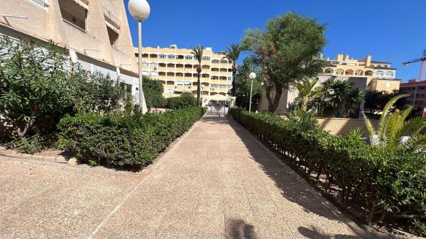 Продажа квартиры на Piso en Calle Helena, 3, Torreblanca, Torrevieja, Торревьеха
photo 1