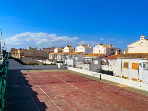 Casa o chalet independiente en Ronda José Samper García, Cañada del Molino, Torrevieja thumbnail 2