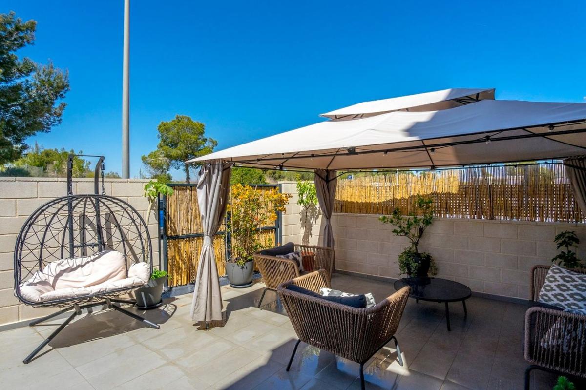 Sprzedaż niezależnego domku jednorodzinnego w  Casa o chalet en Villamartín, Orihuela, Orihuela photo 3