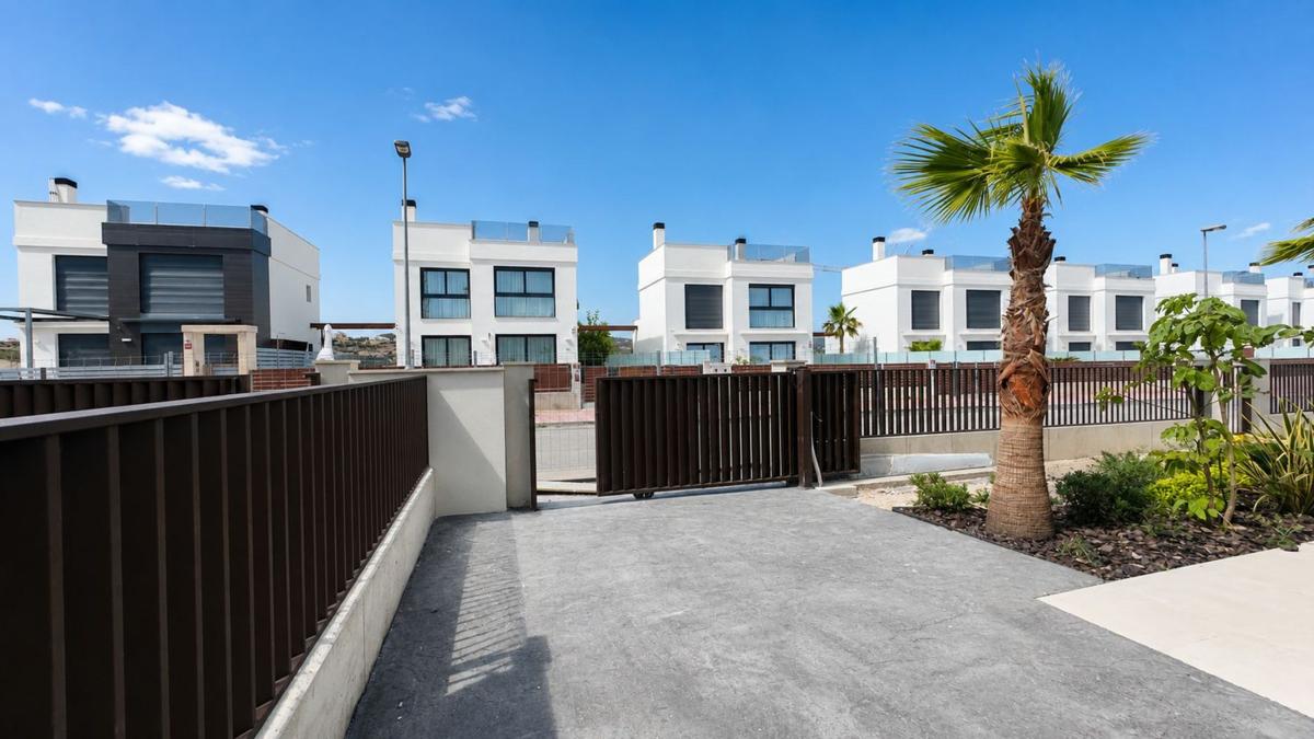 Properties for sale and rent in Spain photo 2