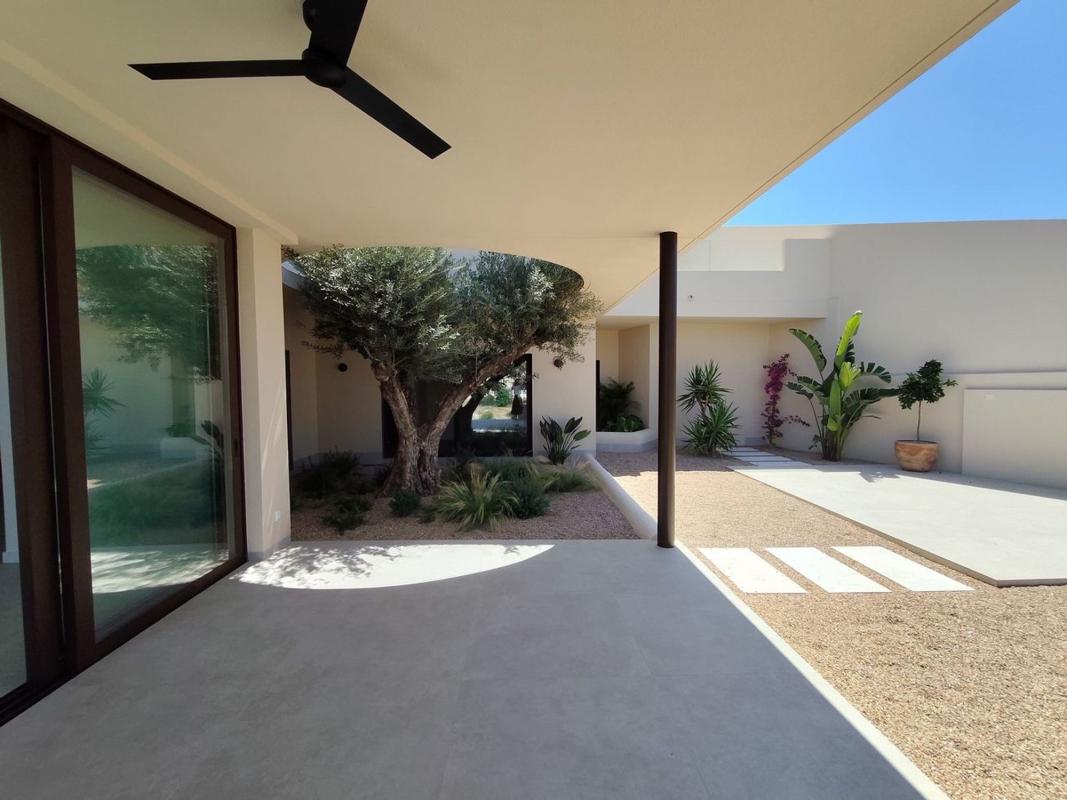 Sale of independent chalet in Casa o chalet en La Marina, Elche / Elx, Elche / Elx
photo 2