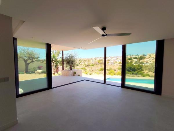 Independent chalet for sale in Casa o chalet en La Marina, Elche / Elx, Elche / Elx
thumbnail 2