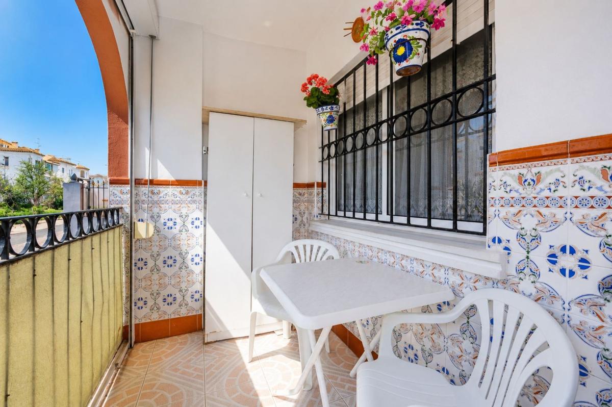 Sprzedaż mieszkania w Piso en Calle Urbano Arregui, 196, La Veleta, Torrevieja, Torrevieja
photo 4