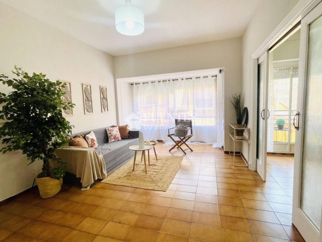 Sale of apartment in Piso en Calle Poeta Campos Vasallo, Mercado, Alicante / Alacant, Alicante
photo 1